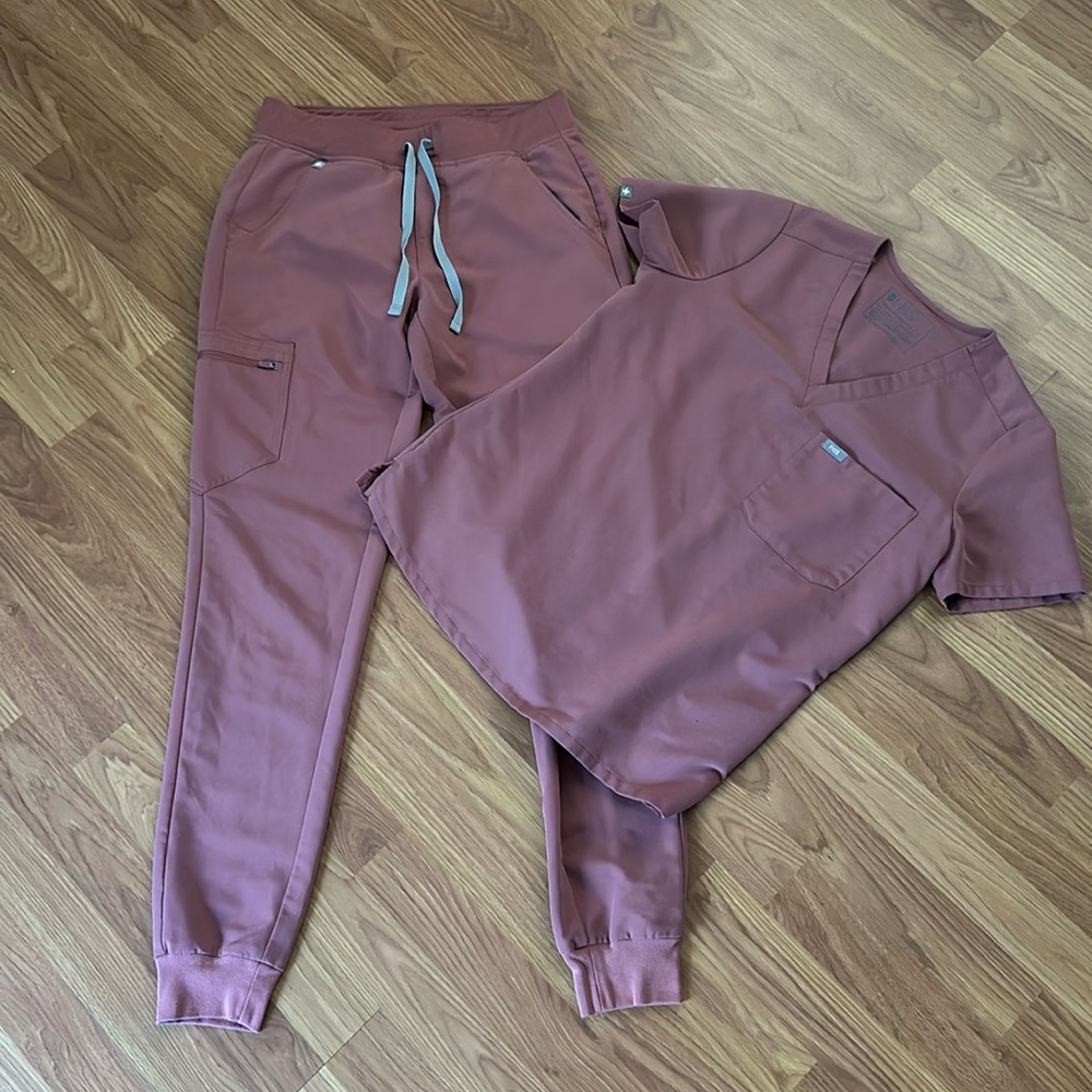 Women’s Figs Scrub Set